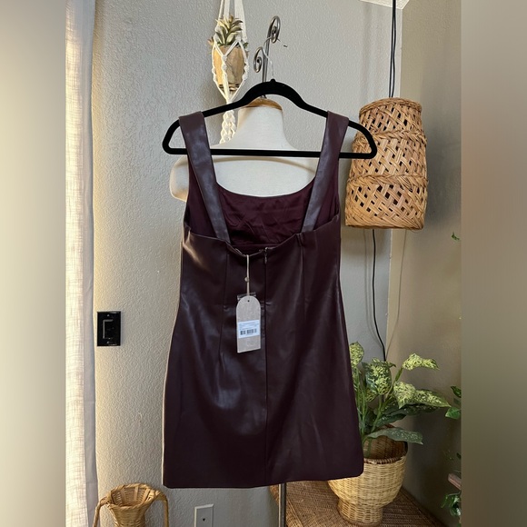 ☑️NWT Meshki CARA Faux Leather Mini Dress Dark Chocolate Sz L - Picture 10 of 12